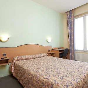 Ferney Republique Otel Paris